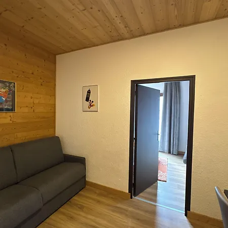 Logis Le Cairn Hotel